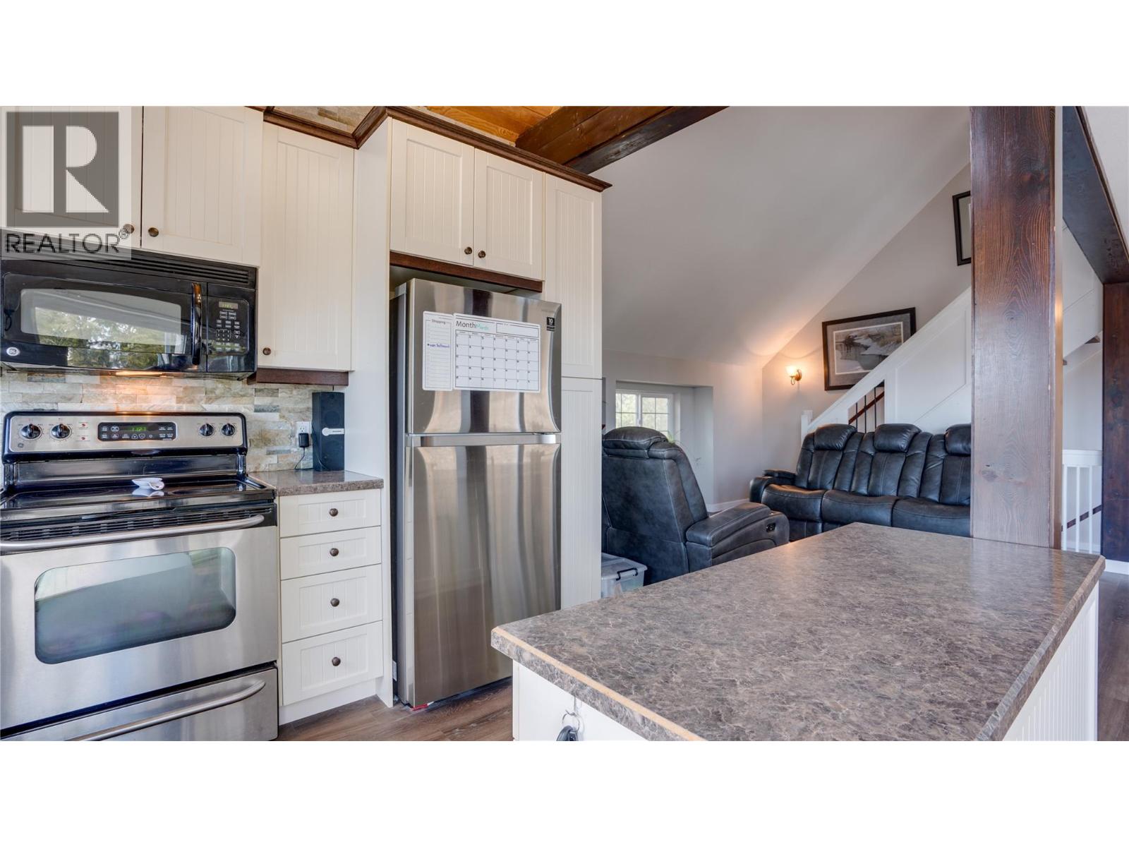 354 Lakewood Road, Vernon