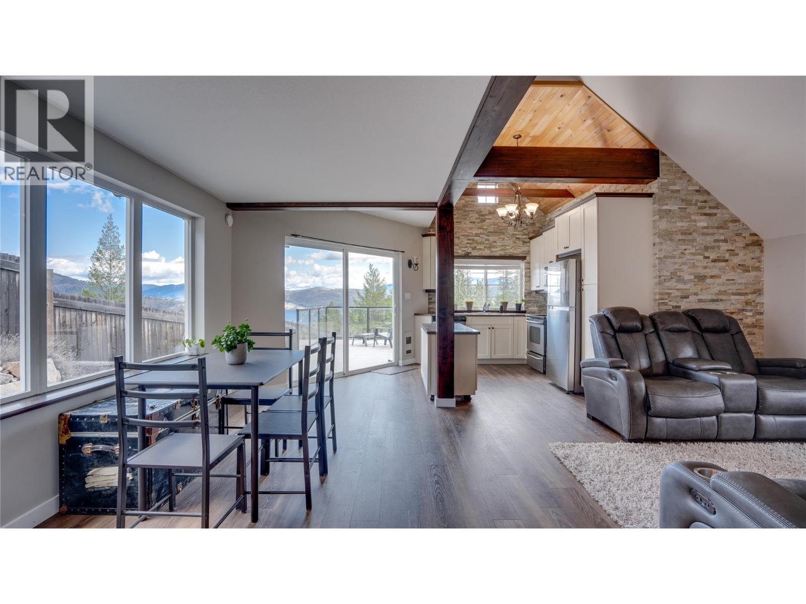 354 Lakewood Road, Vernon