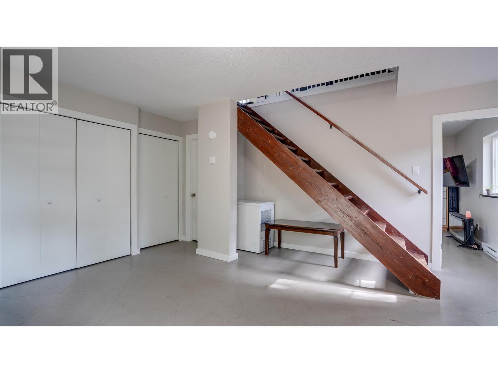 354 Lakewood Road, Vernon