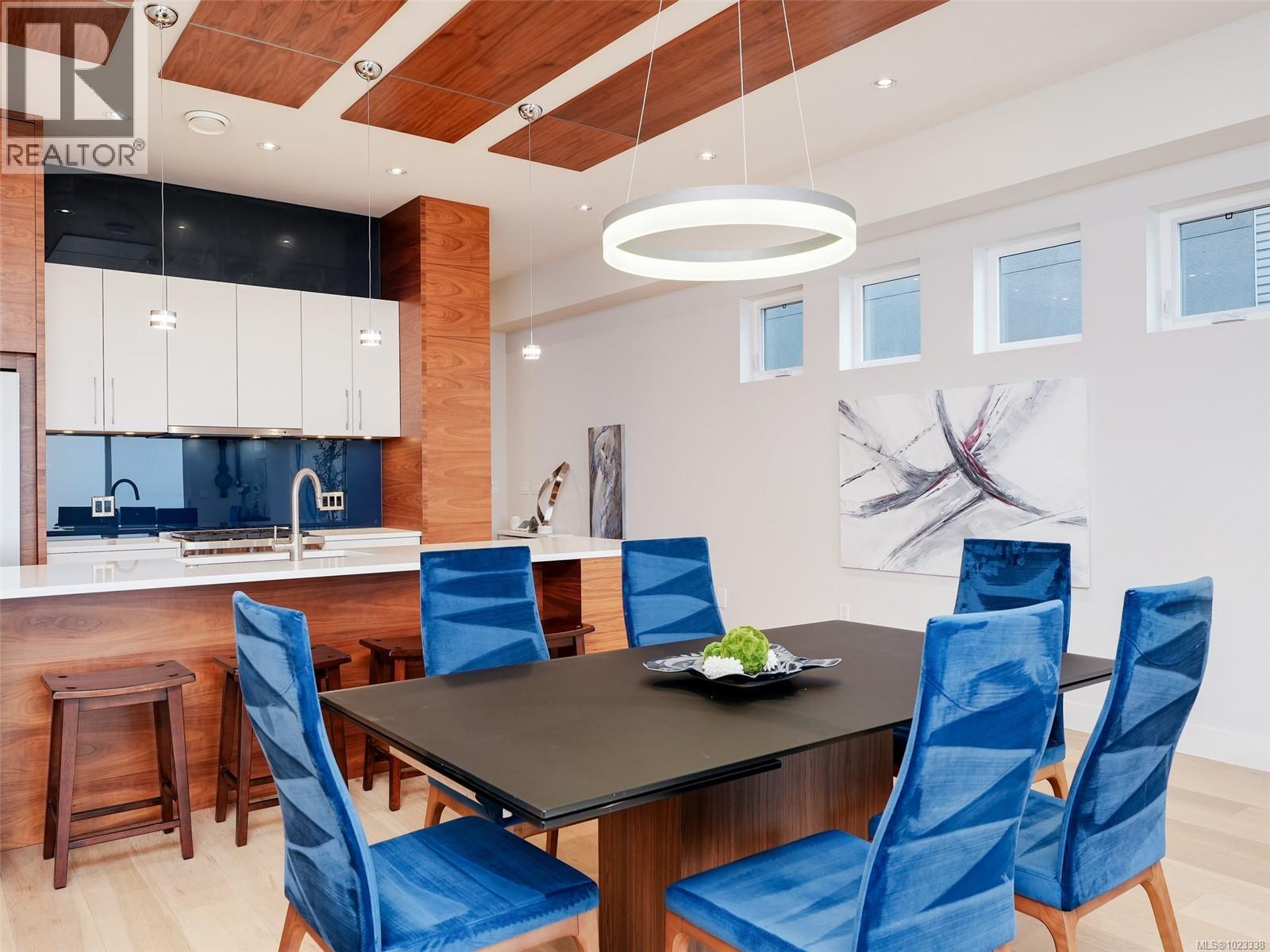 10303 Resthaven Dr, Sidney