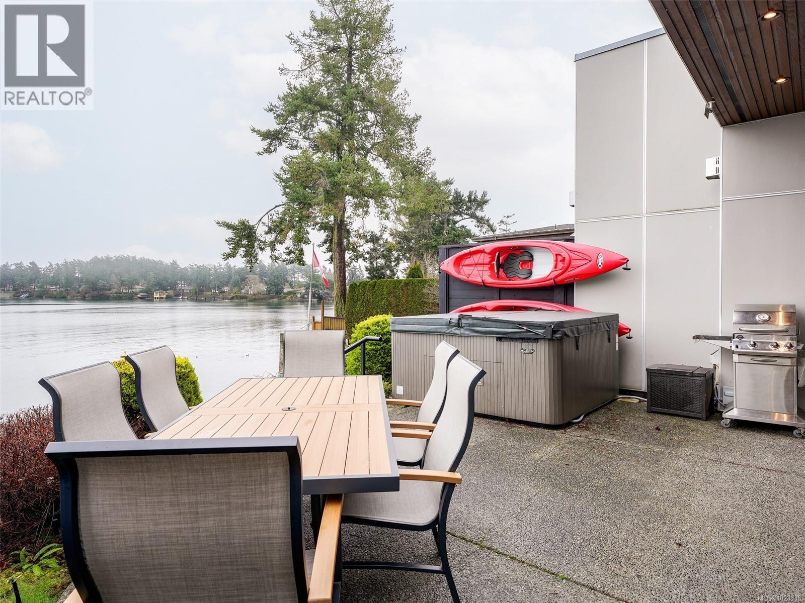 10303 Resthaven Dr, Sidney