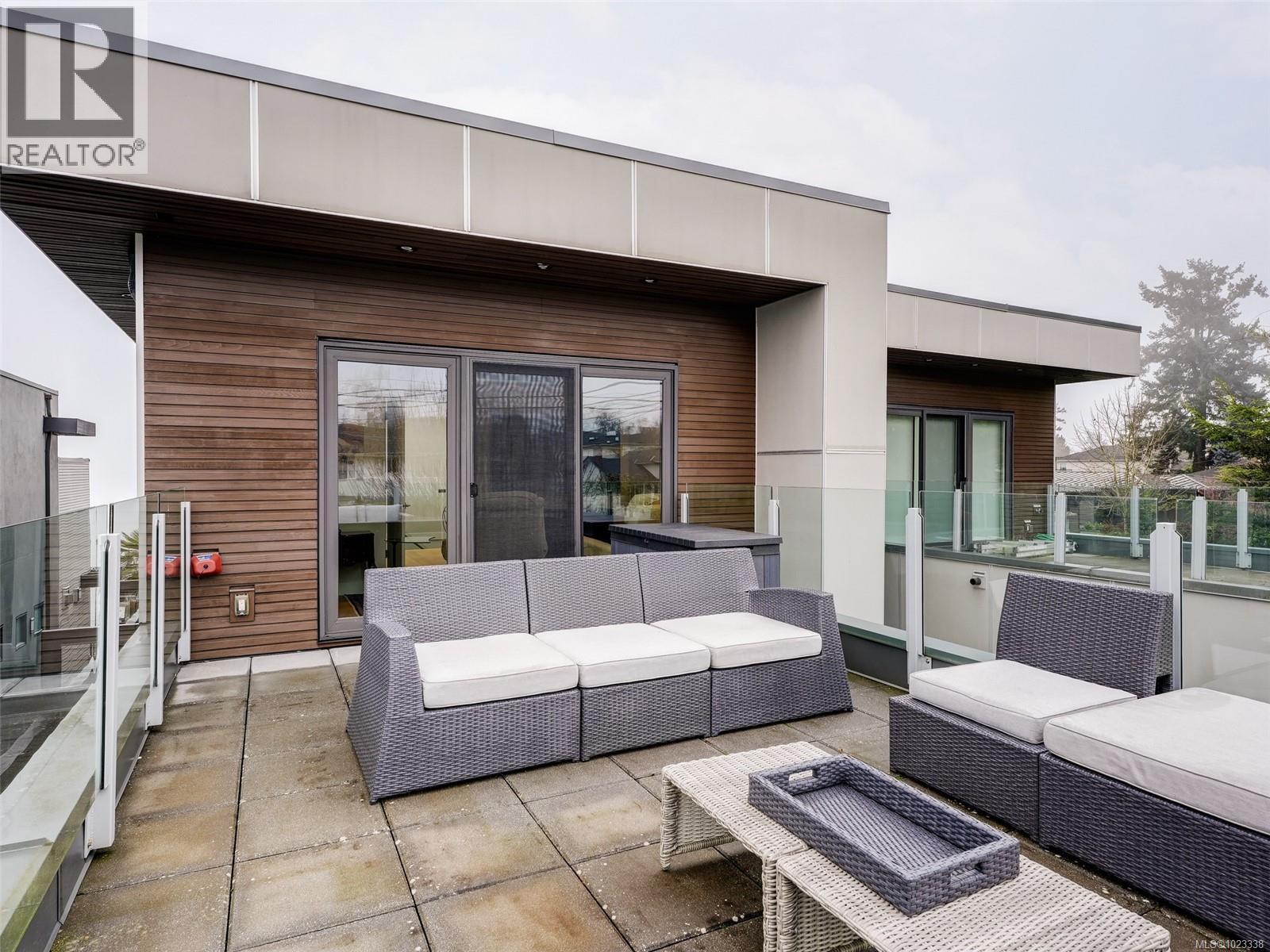 10303 Resthaven Dr, Sidney