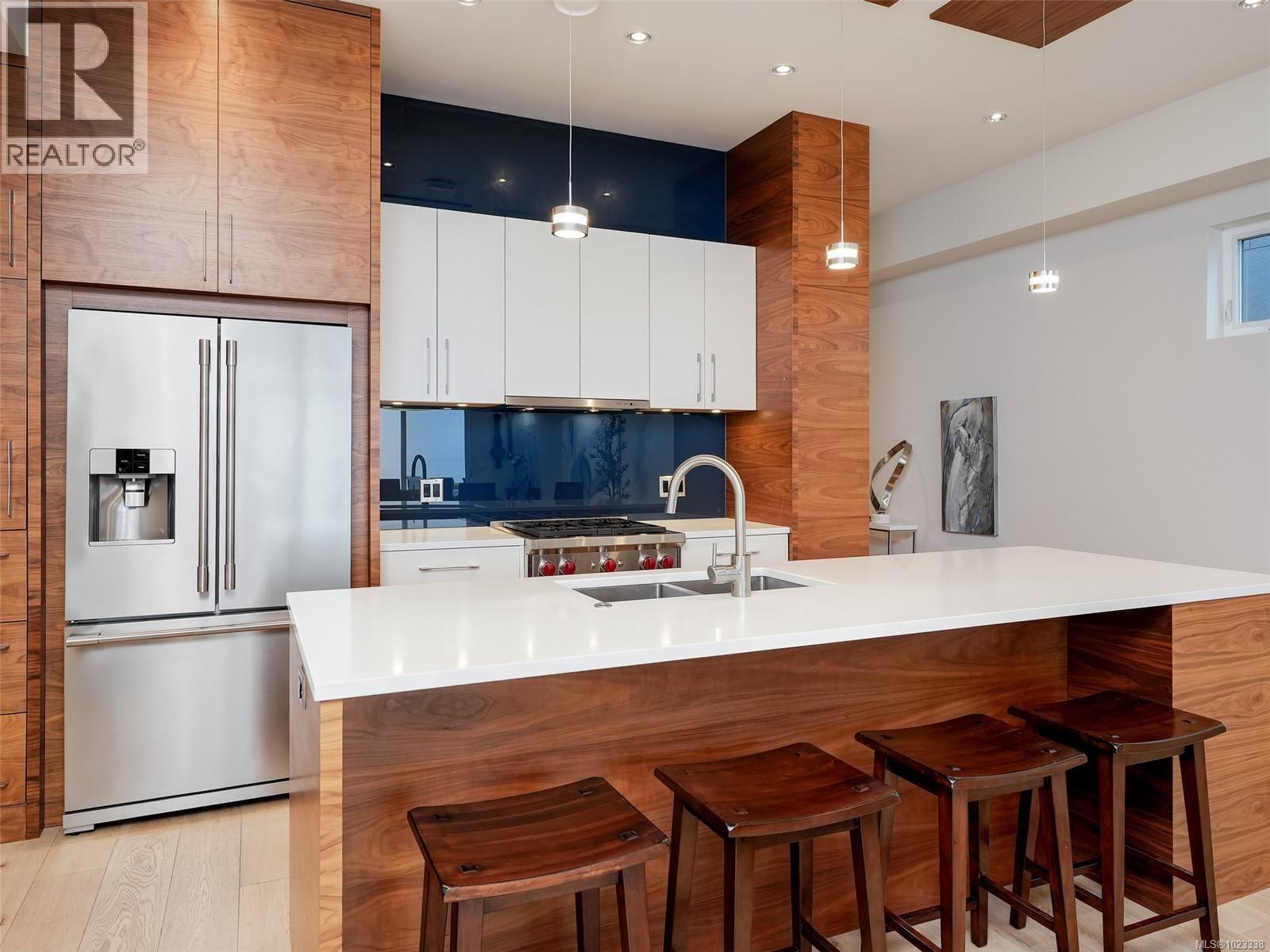 10303 Resthaven Dr, Sidney