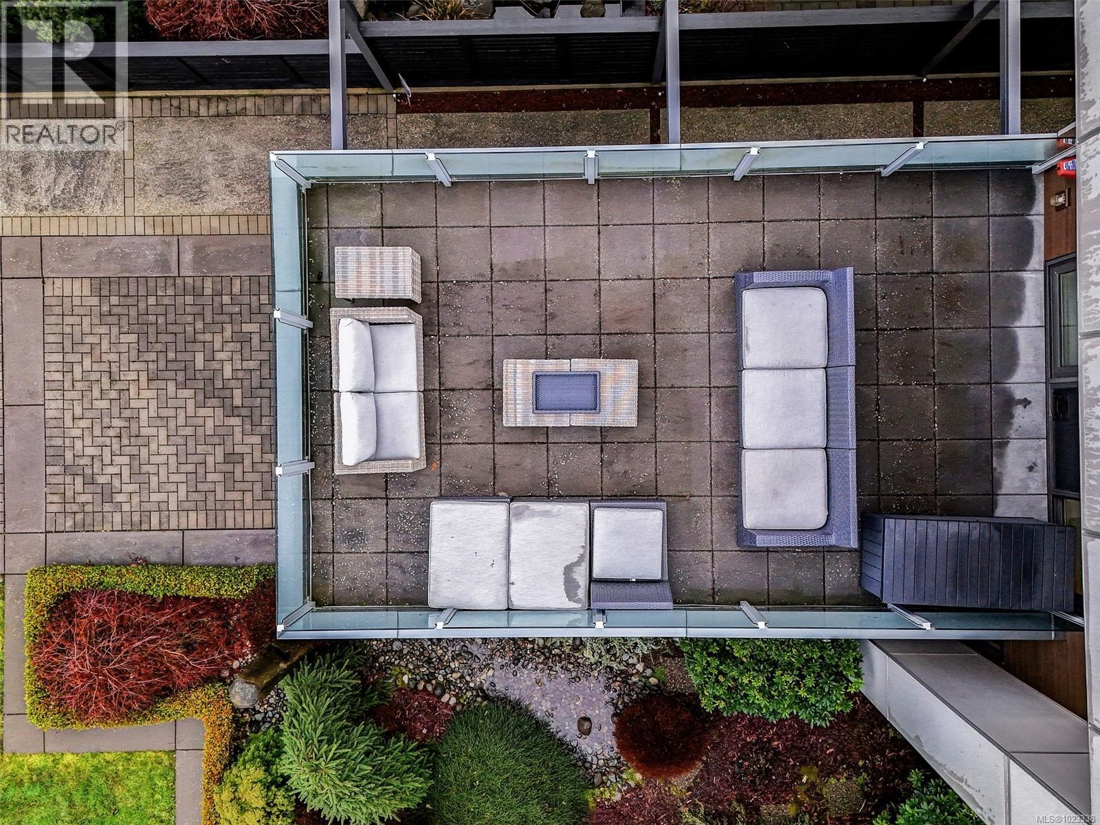 10303 Resthaven Dr, Sidney