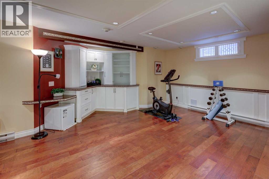 Single Family House for Sale in  Scimitar Point NW Scenic Acres Calgary 