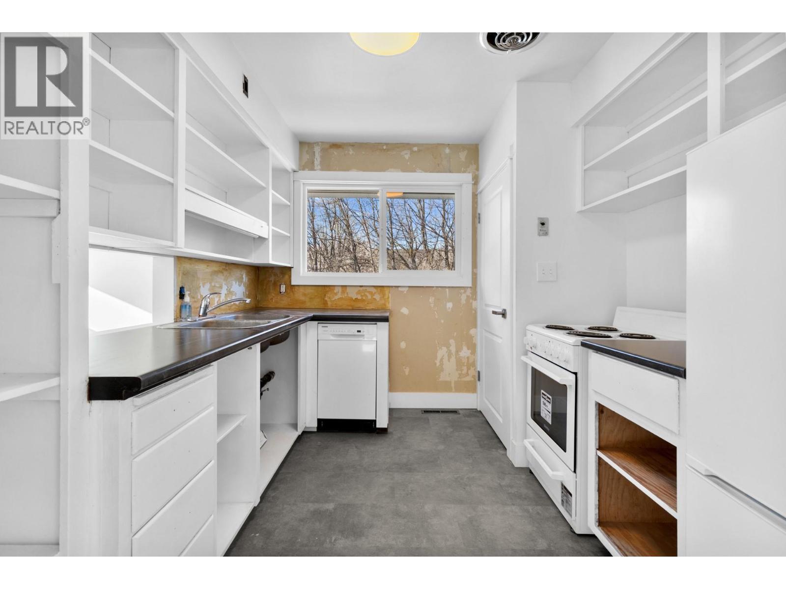  608 Browne Road, Vernon