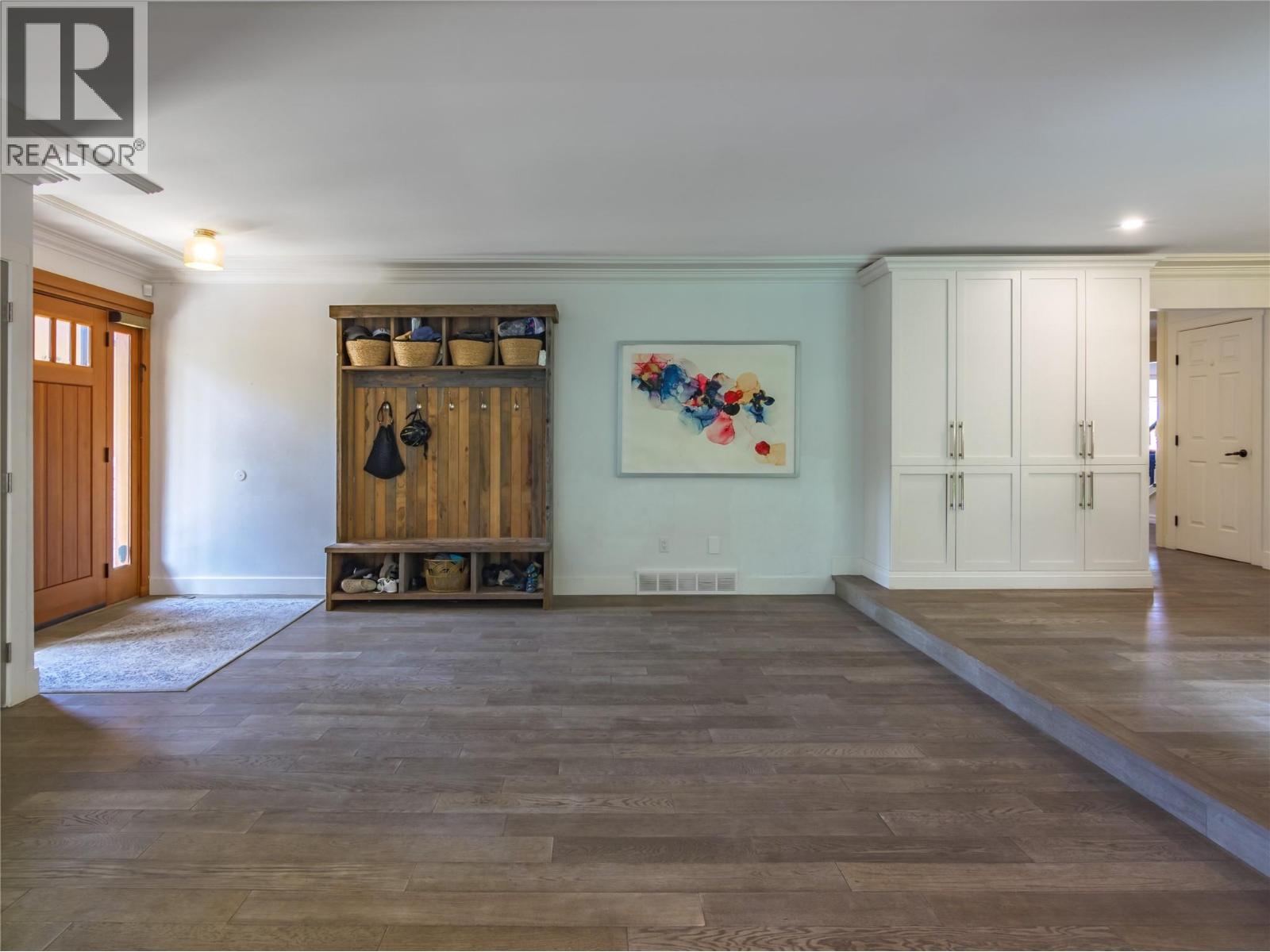 3948 Valleyview Road - 3