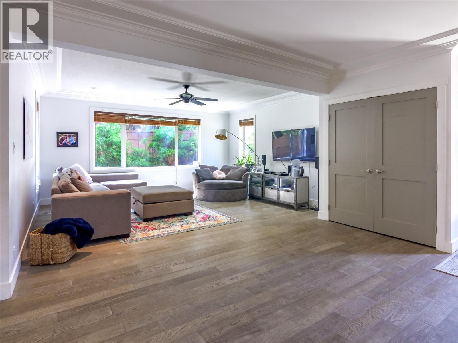 3948 Valleyview Road - 4