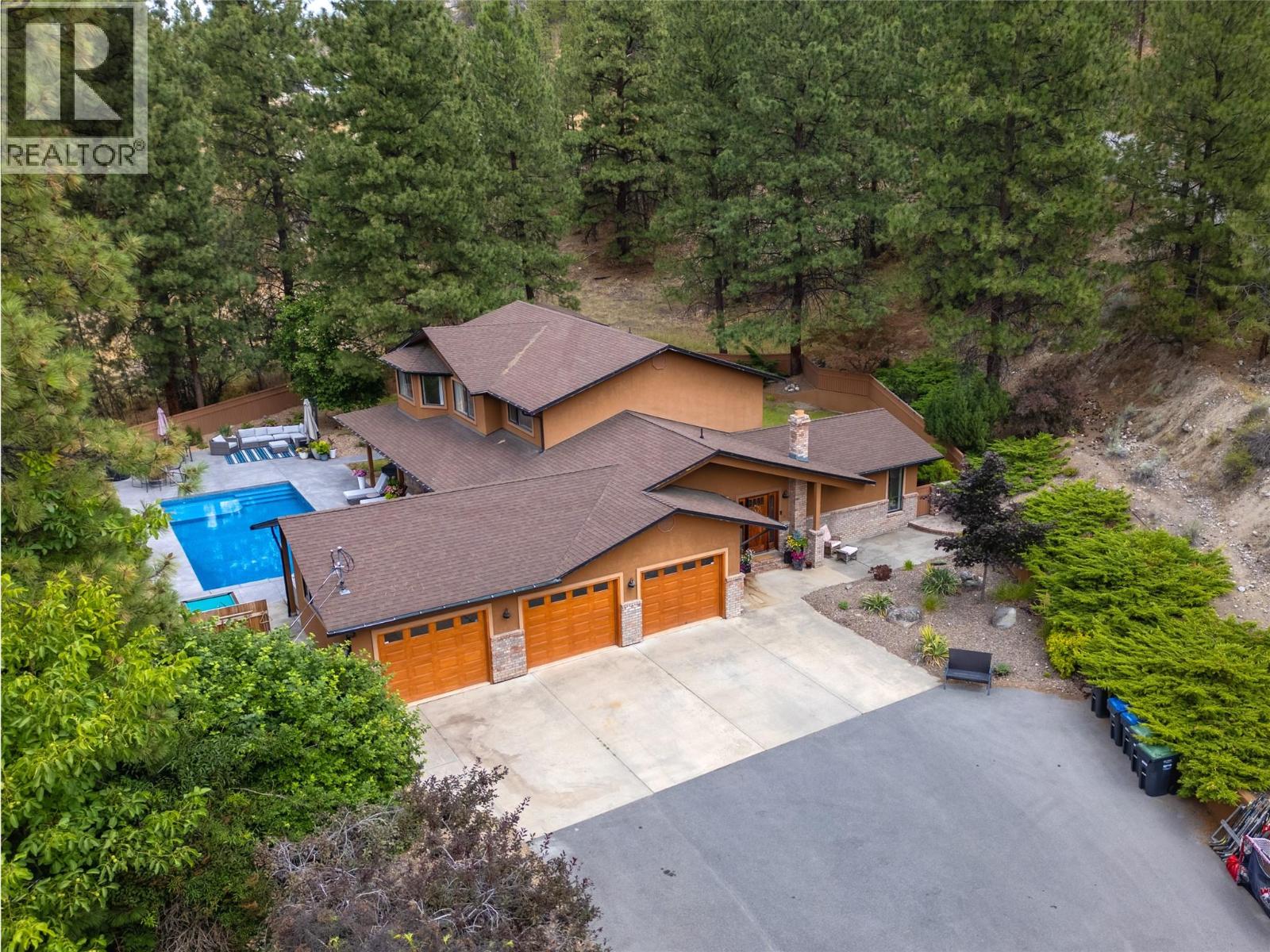 3948 Valleyview Road - 1