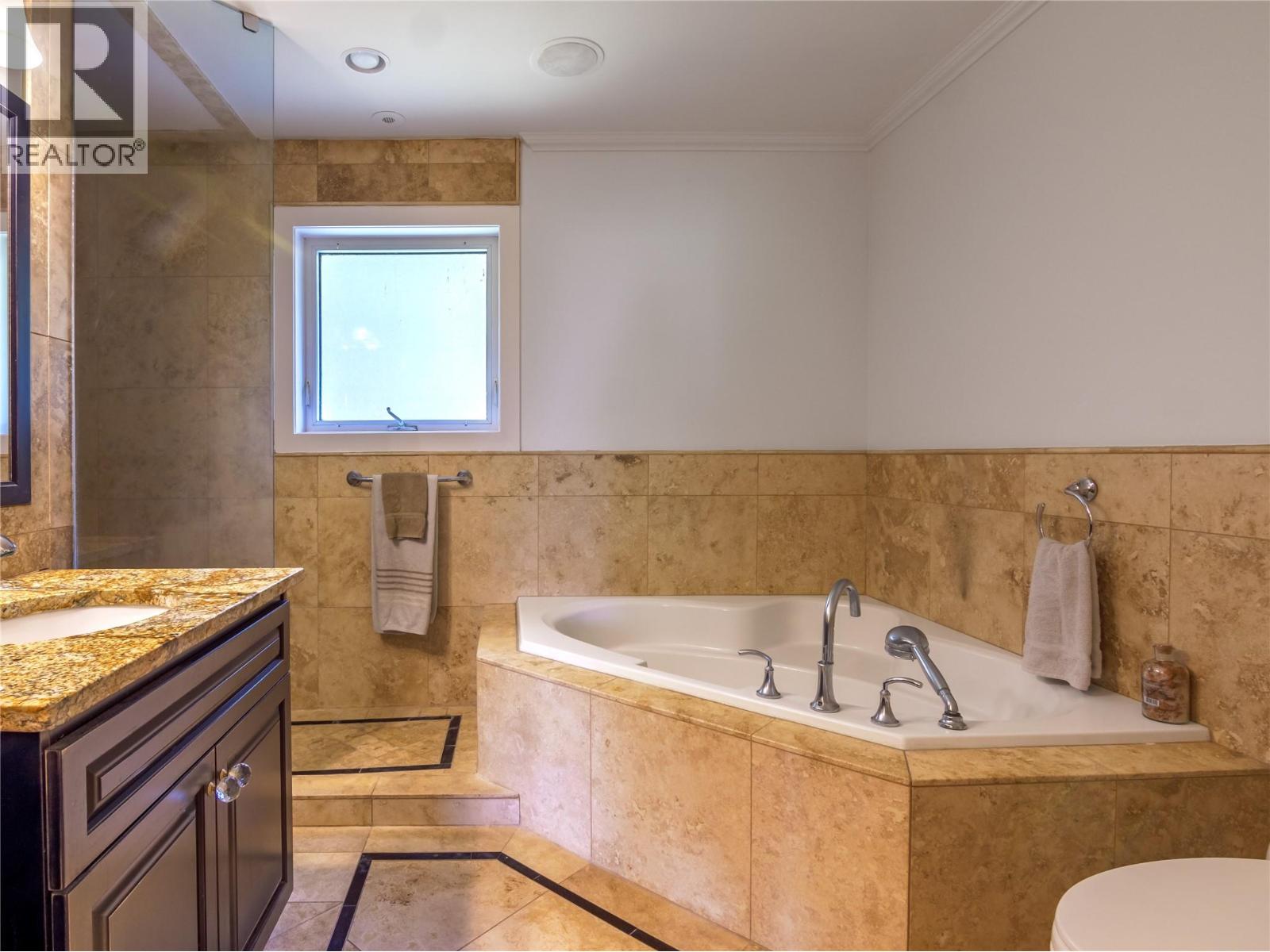 3948 Valleyview Road - 34