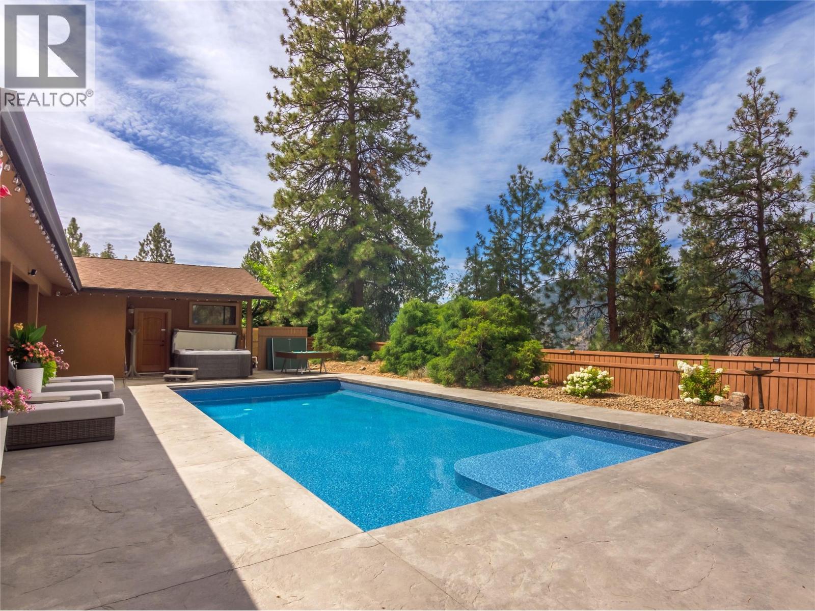 3948 Valleyview Road - 46