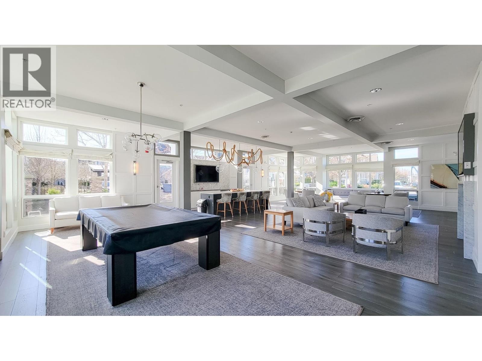 #100-5550 ADMIRAL Way, Delta