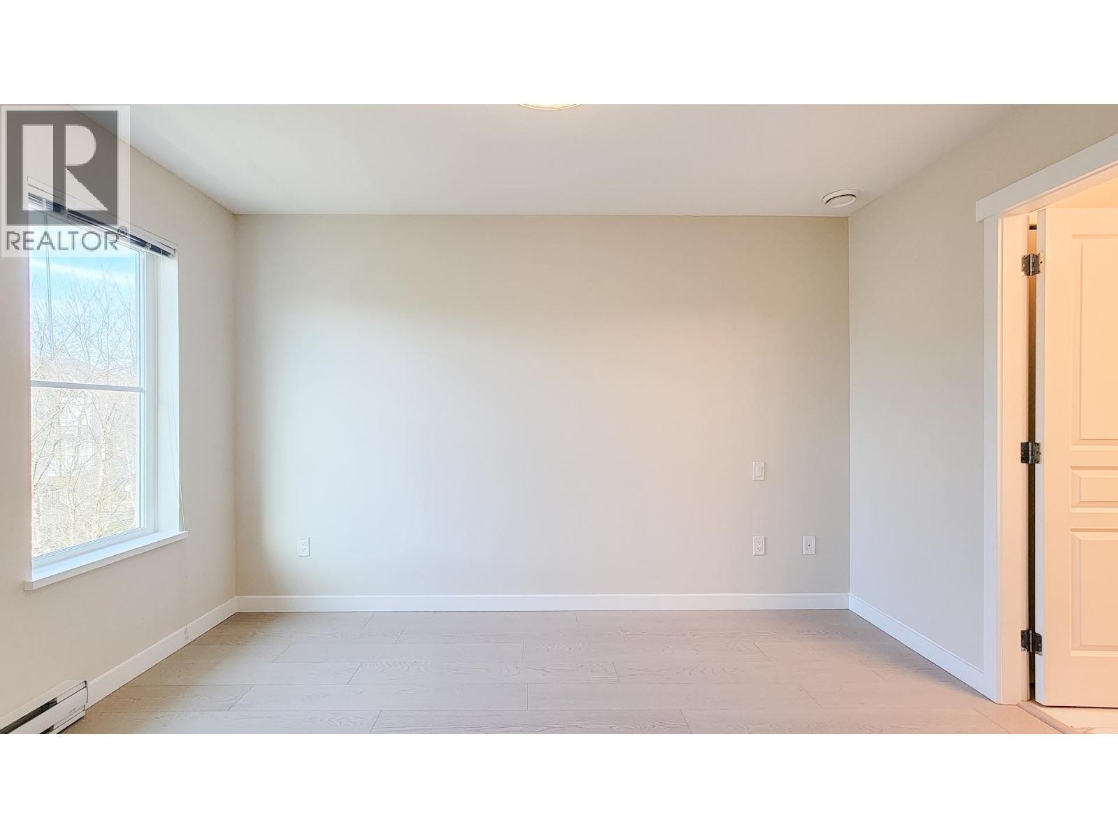 #100-5550 ADMIRAL Way, Delta