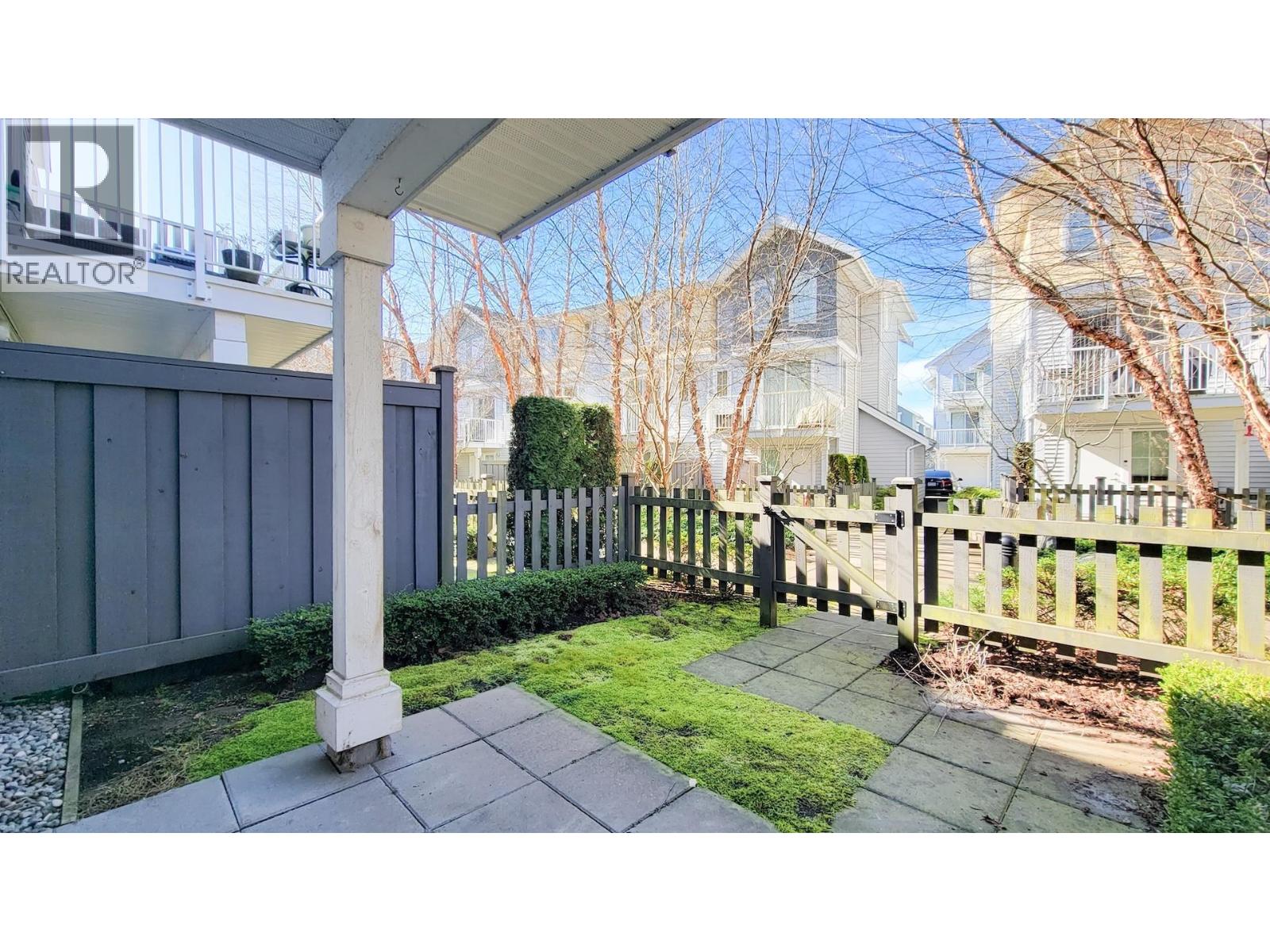 #100-5550 ADMIRAL Way, Delta