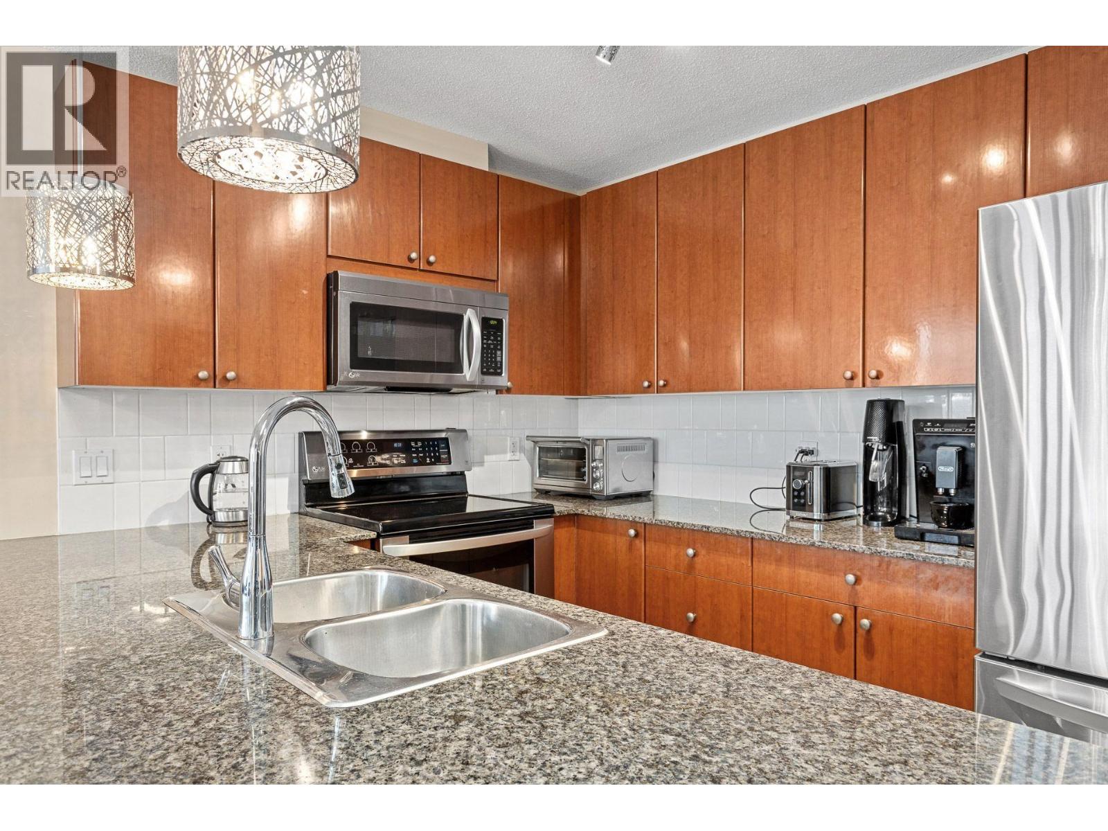 1106 610 VICTORIA STREET, New Westminster