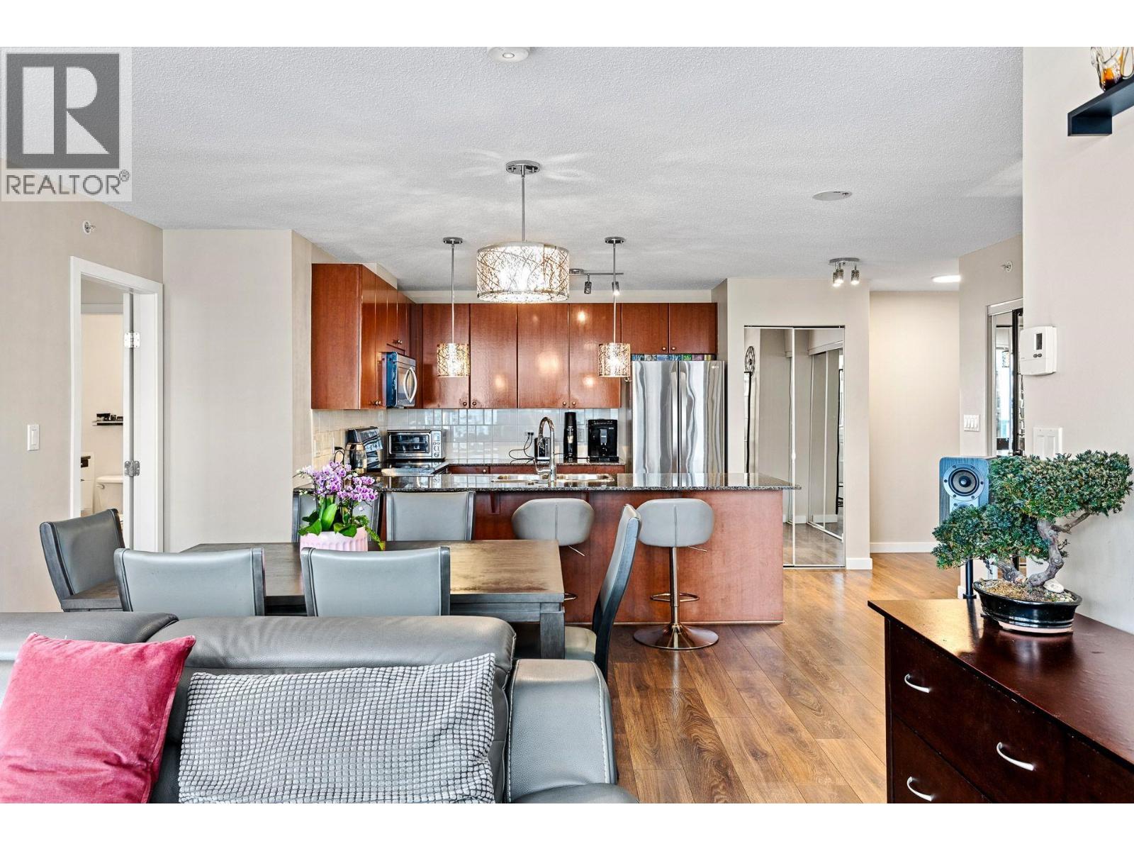 1106 610 VICTORIA STREET, New Westminster