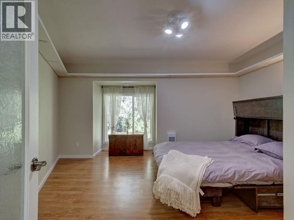 5 822 GIBSONS WAY, Gibsons