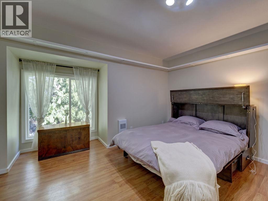 5 822 GIBSONS WAY, Gibsons