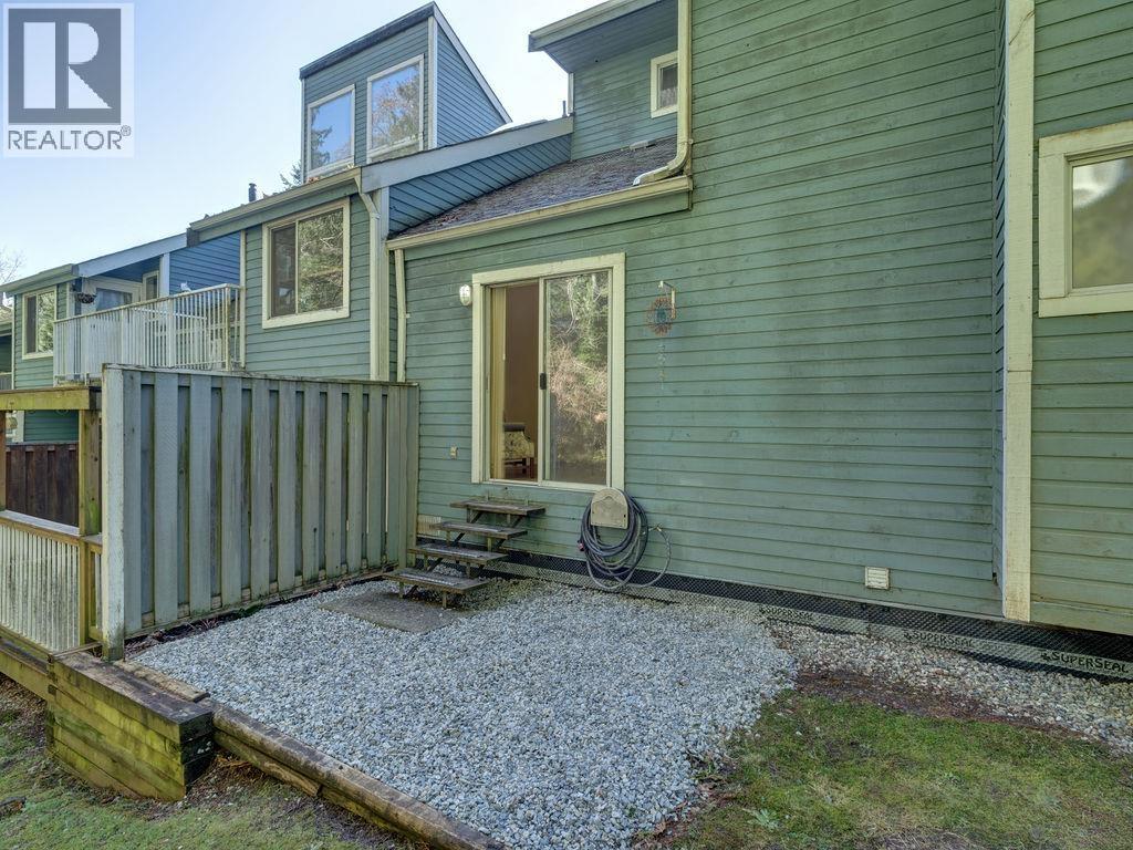 5 822 GIBSONS WAY, Gibsons