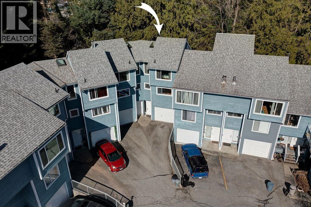 5 822 GIBSONS WAY, Gibsons