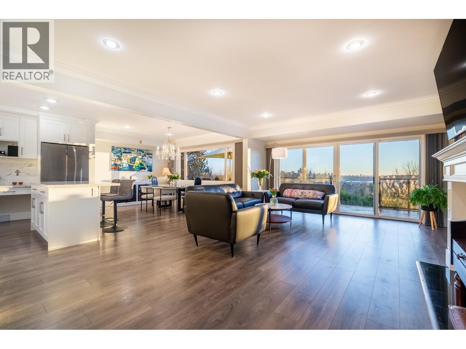 1275 W KEITH ROAD, North Vancouver