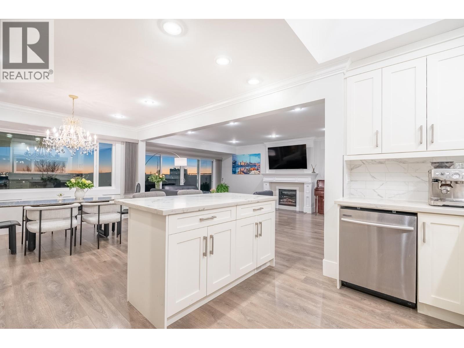 1275 W KEITH ROAD, North Vancouver