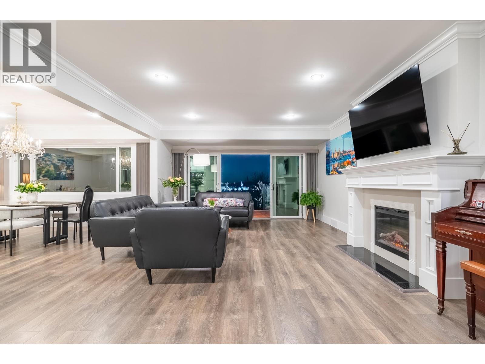 1275 W KEITH ROAD, North Vancouver