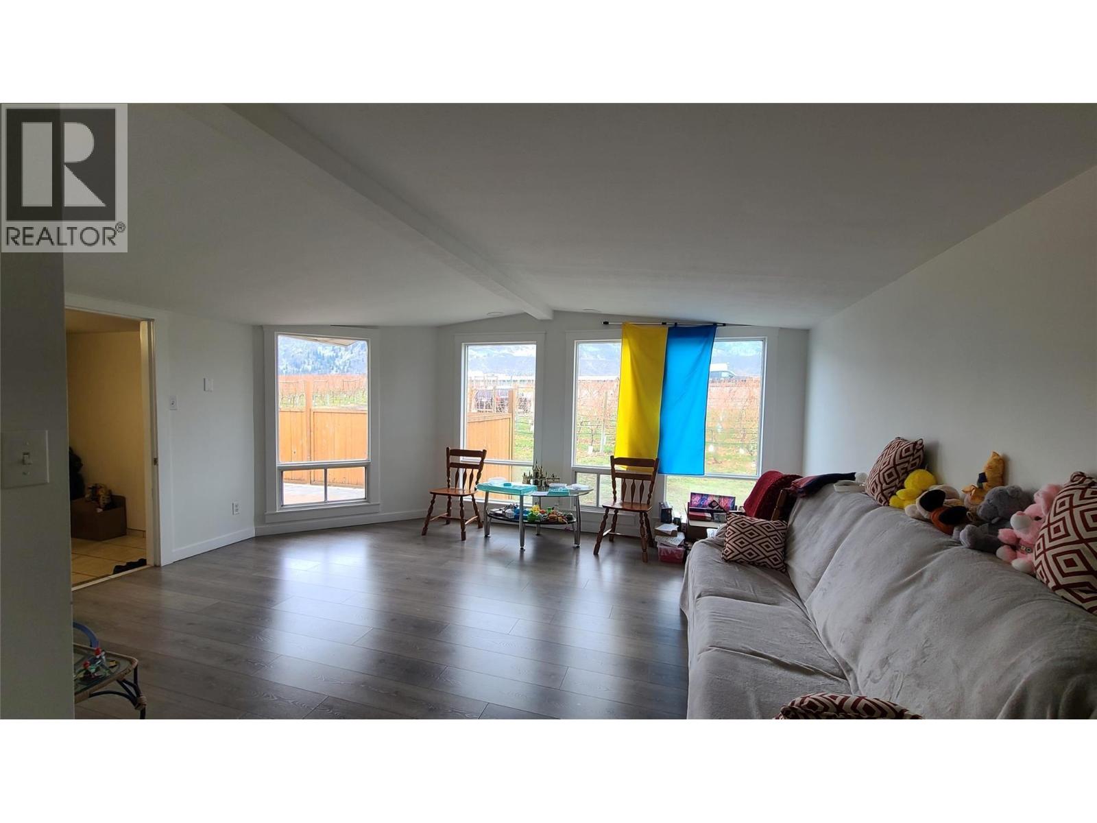 7361 Tucelnuit Drive, Oliver