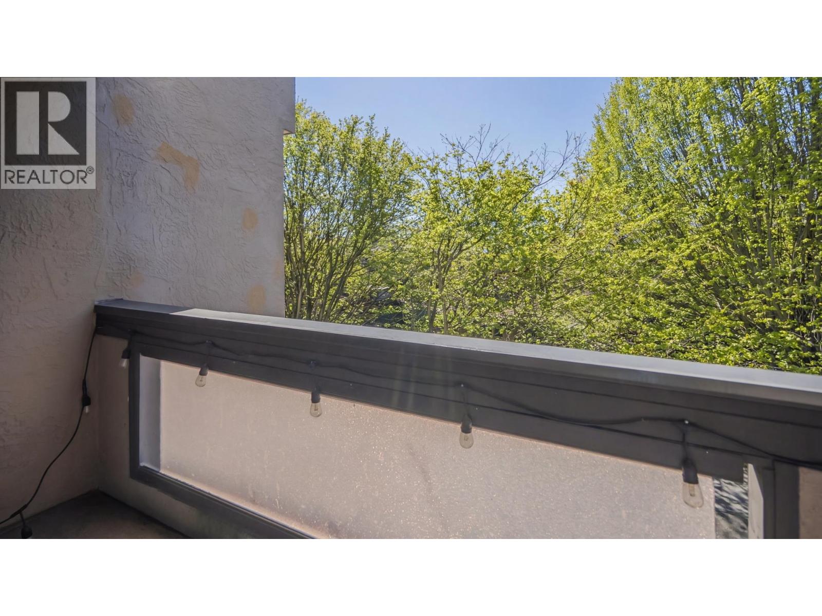 305 975 W 13TH AVENUE