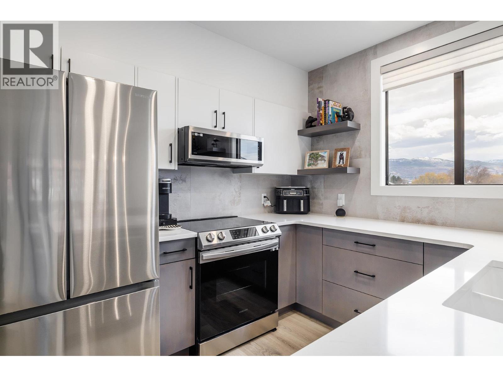 343 654 Cook Road, Kelowna