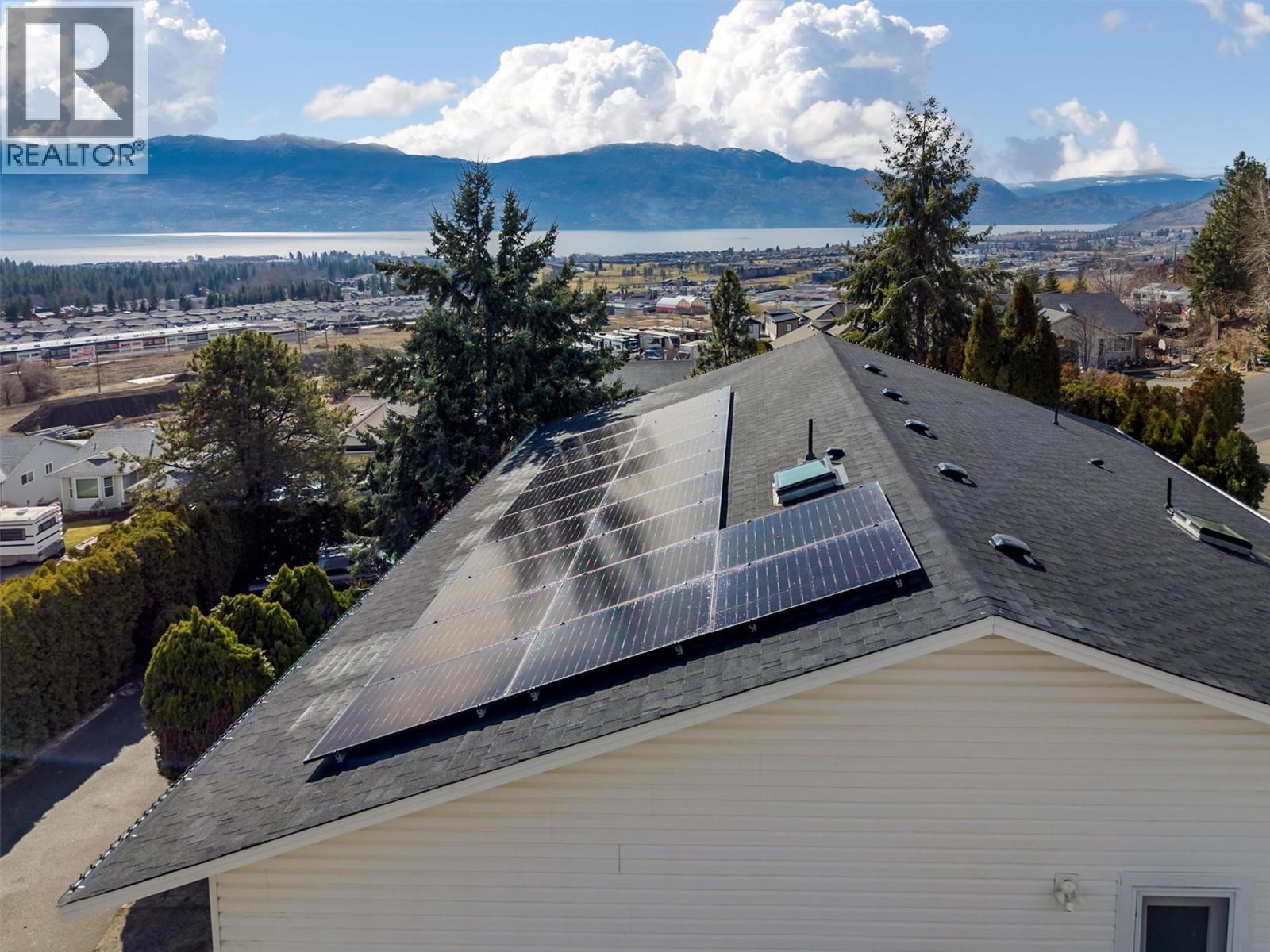  2160 Shamrock Drive, West Kelowna