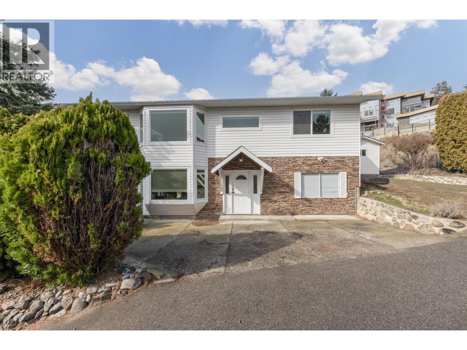  2160 Shamrock Drive, West Kelowna