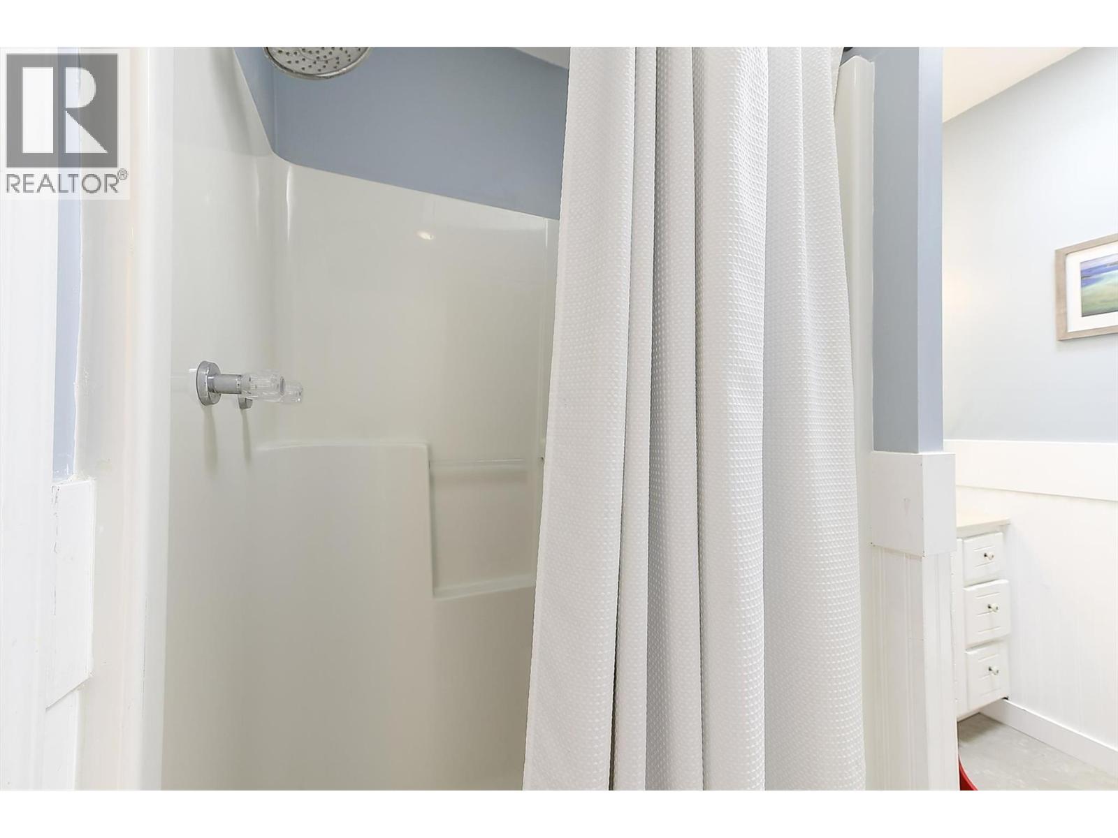  2160 Shamrock Drive, West Kelowna