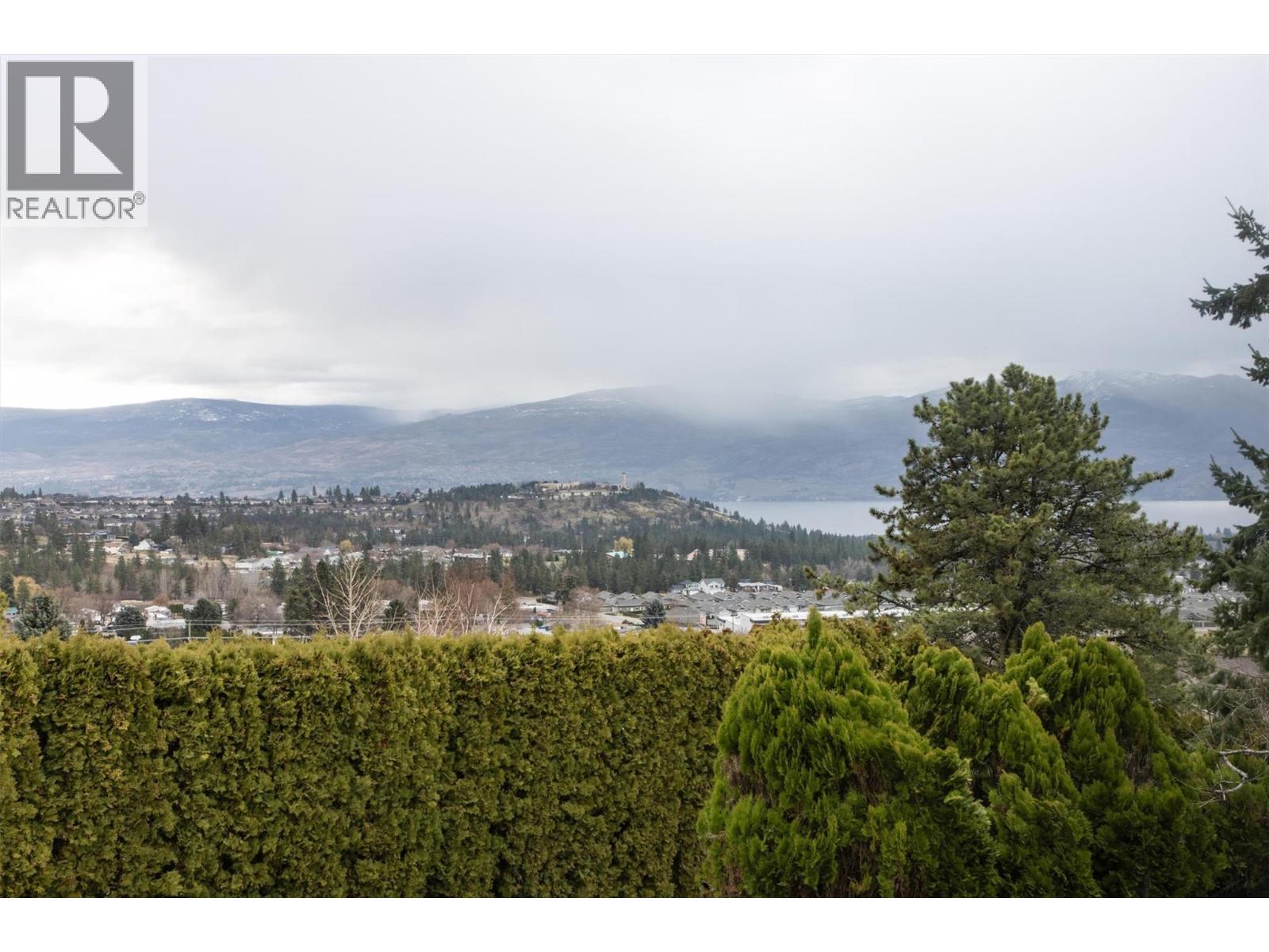  2160 Shamrock Drive, West Kelowna