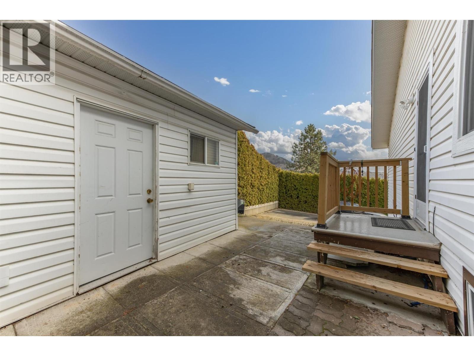  2160 Shamrock Drive, West Kelowna