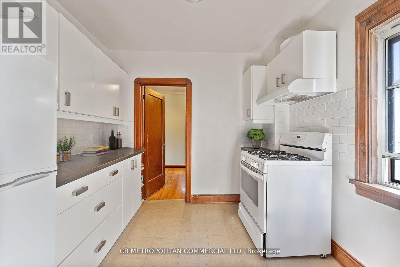 17 AUGUSTA AVENUE - 14