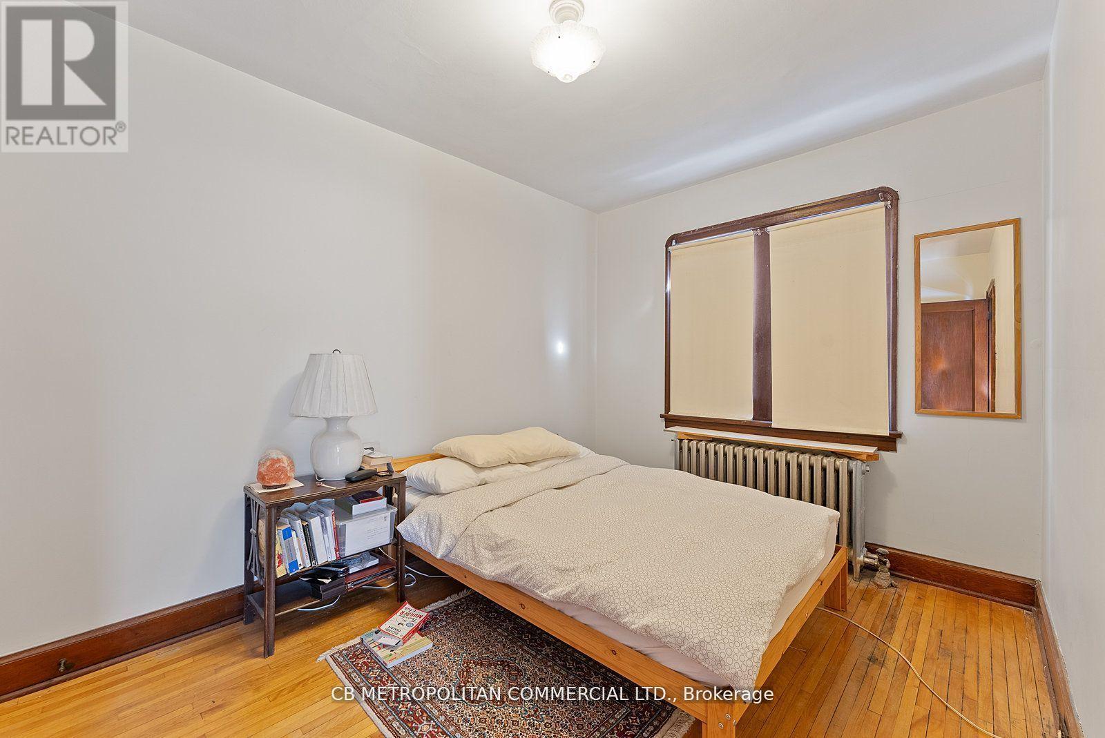 17 AUGUSTA AVENUE - 21