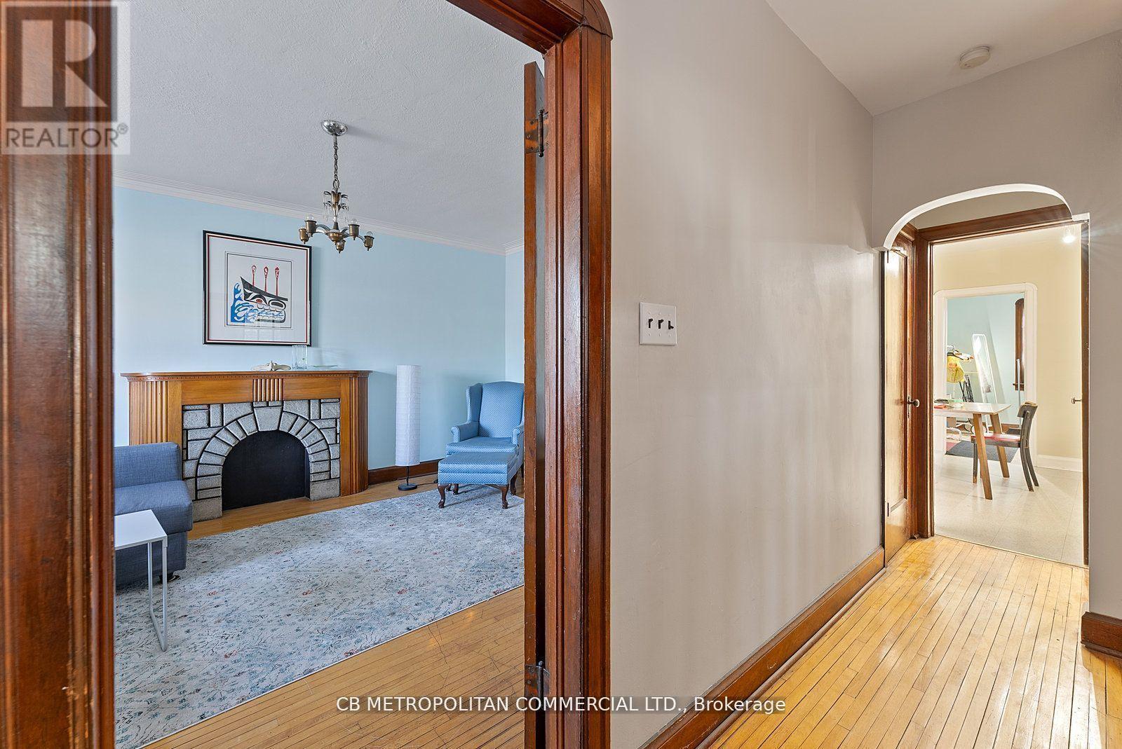 17 AUGUSTA AVENUE - 5