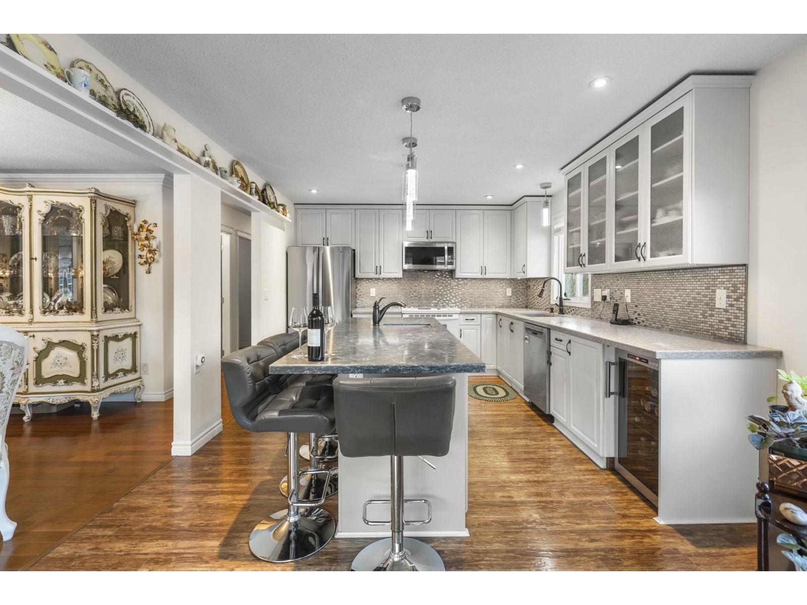 41 349 WALNUT AVENUE, Harrison Hot Springs, Harrison Hot Springs