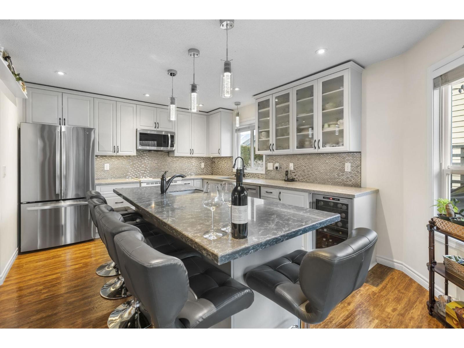 41 349 WALNUT AVENUE, Harrison Hot Springs, Harrison Hot Springs