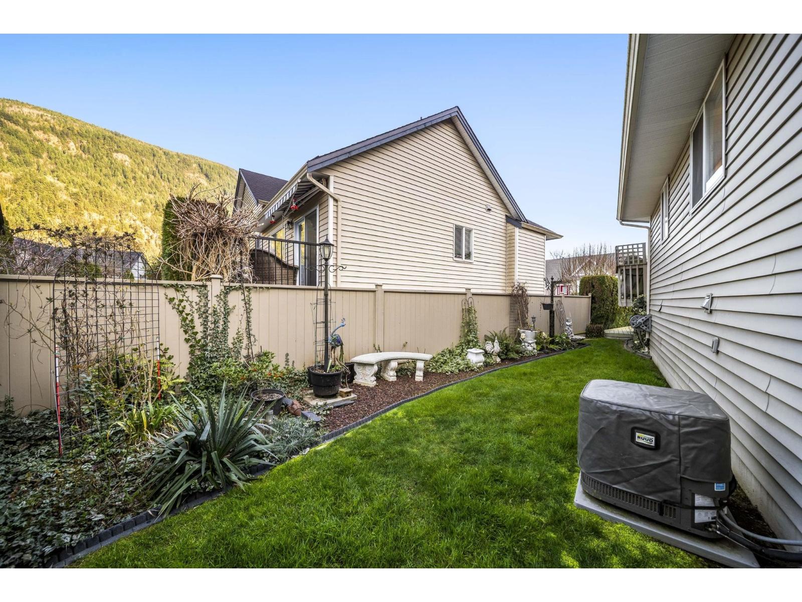 41 349 WALNUT AVENUE, Harrison Hot Springs, Harrison Hot Springs