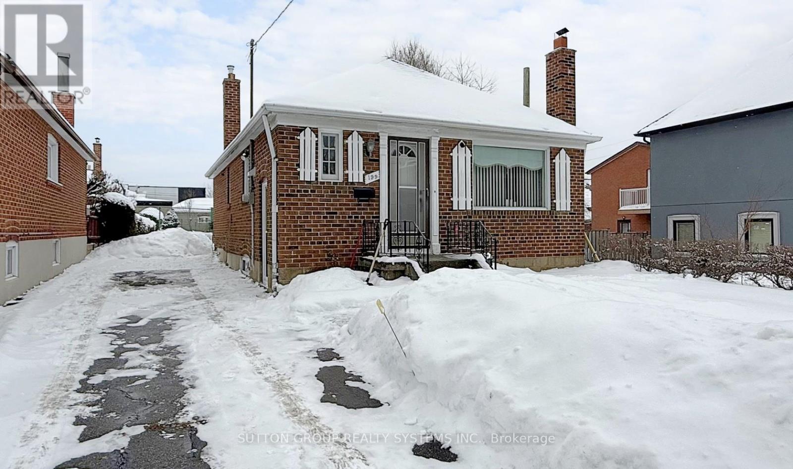 199 STRATHNAIRN AVENUE - 1