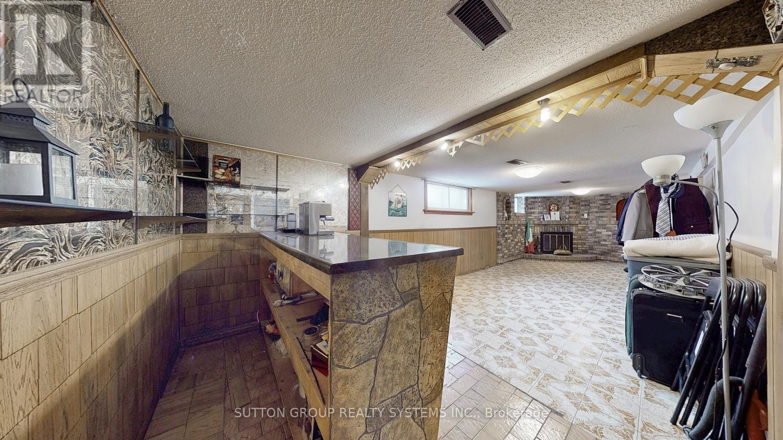 199 STRATHNAIRN AVENUE - 24