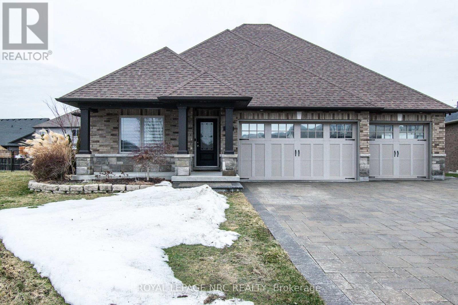 197 TIMBERVIEW CRESCENT - 1