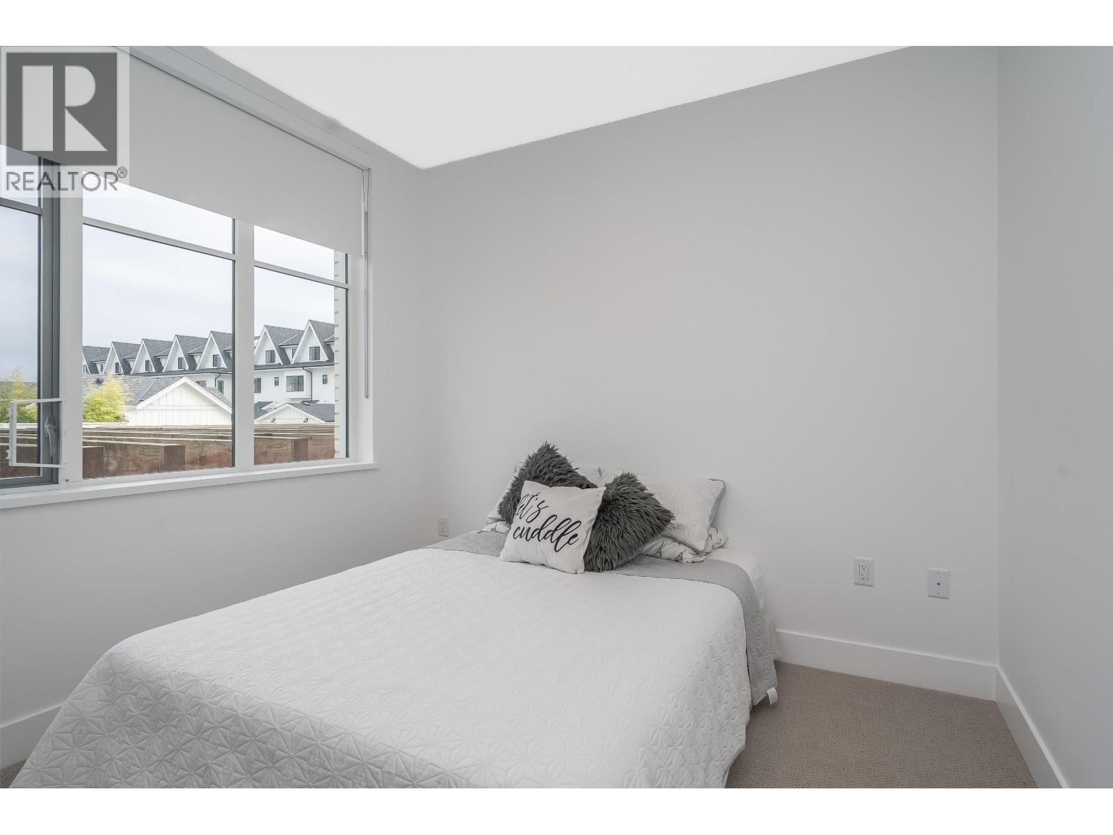 #102-320 RIDGE Street, Delta