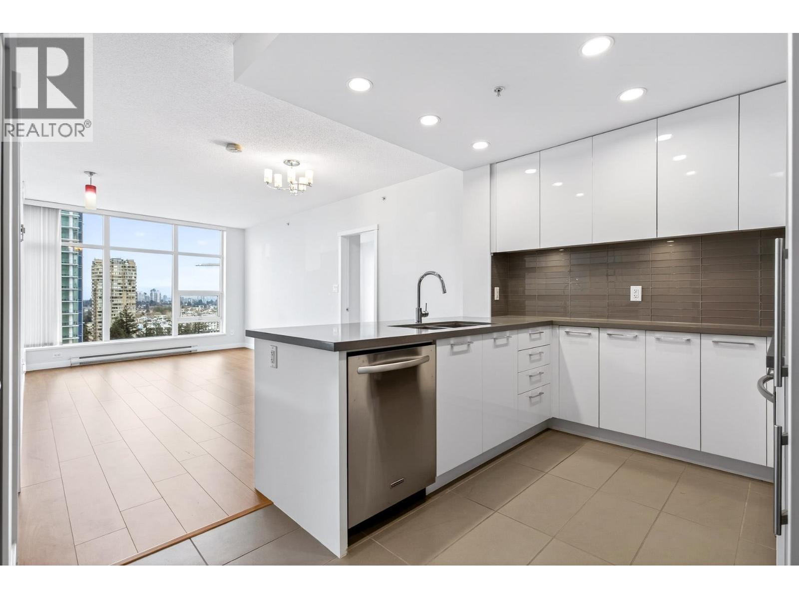 2005 4880 BENNETT Street - photo 2