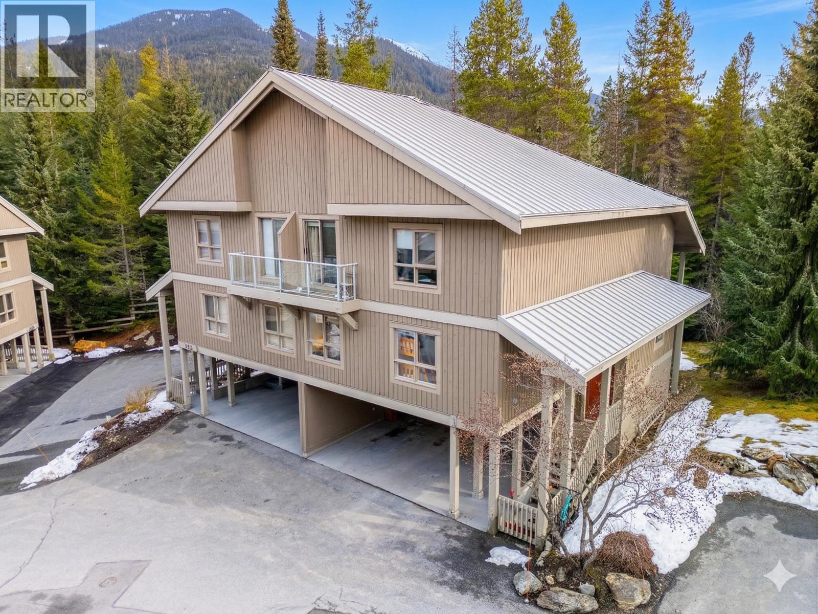 3114 ST MORITZ CRESCENT, Whistler