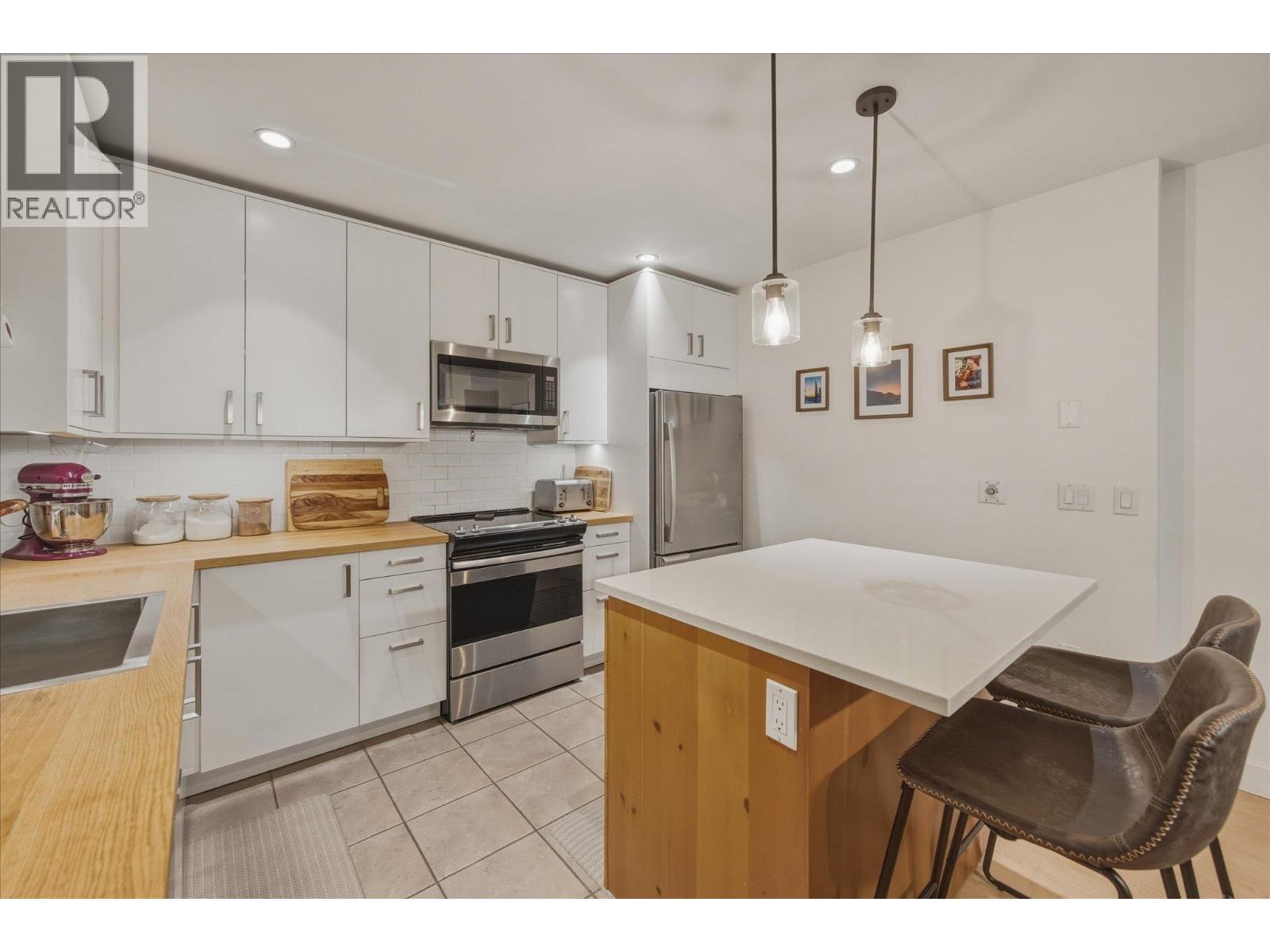 201 3300 PTARMIGAN PLACE, Whistler