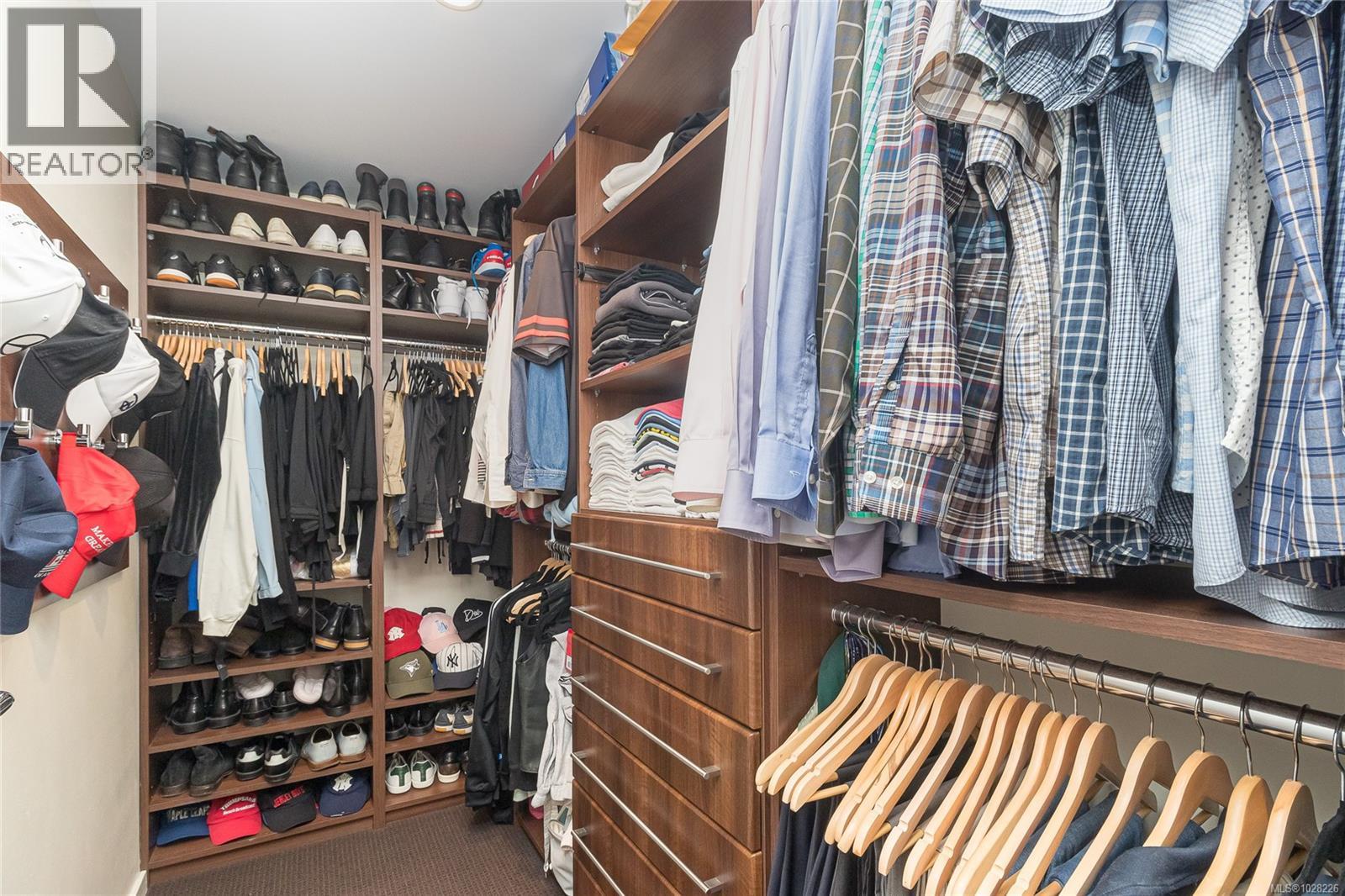 #105 100 SAGHALIE RD - 21