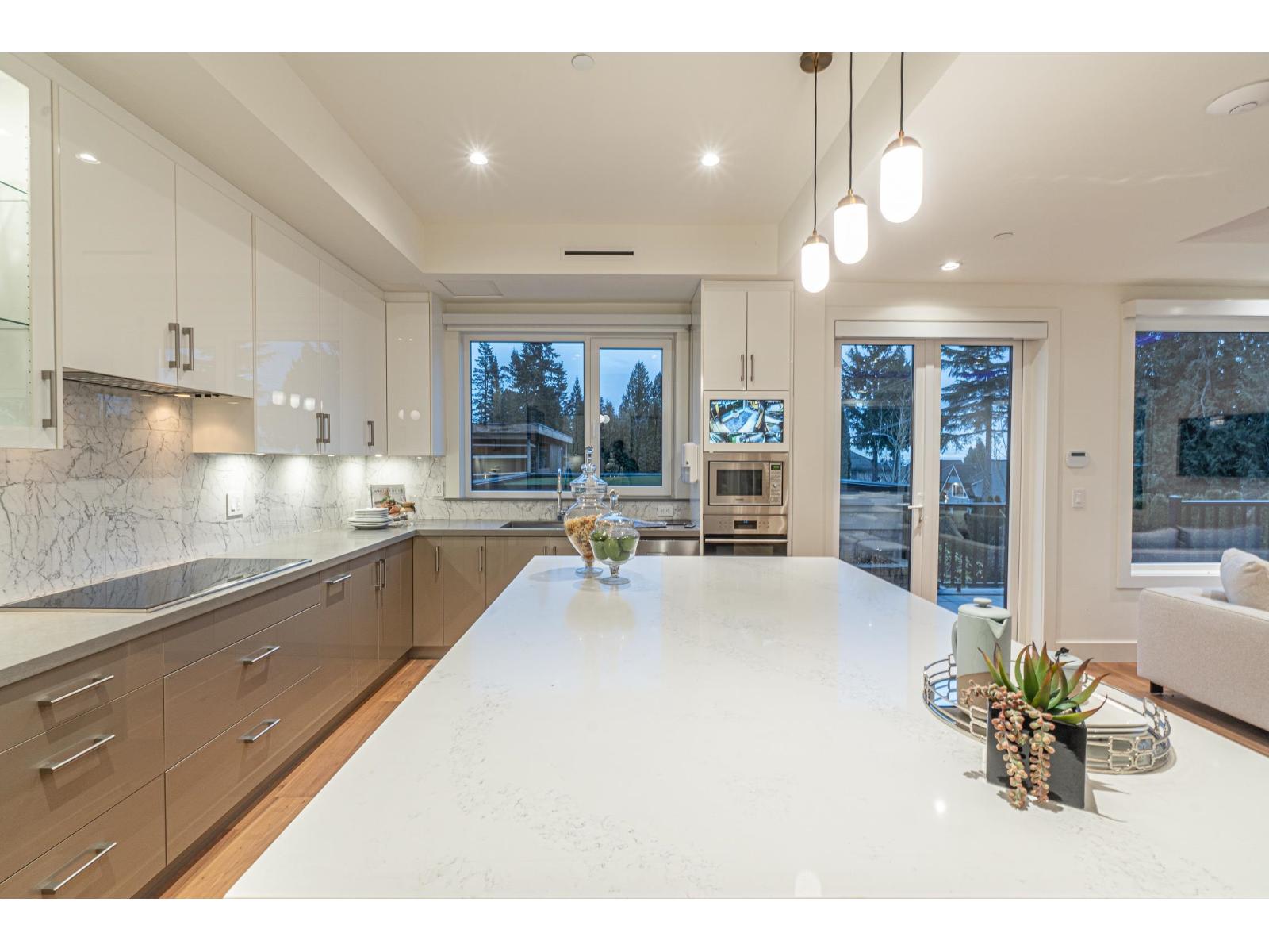 13600 BLACKBURN AVENUE, White Rock